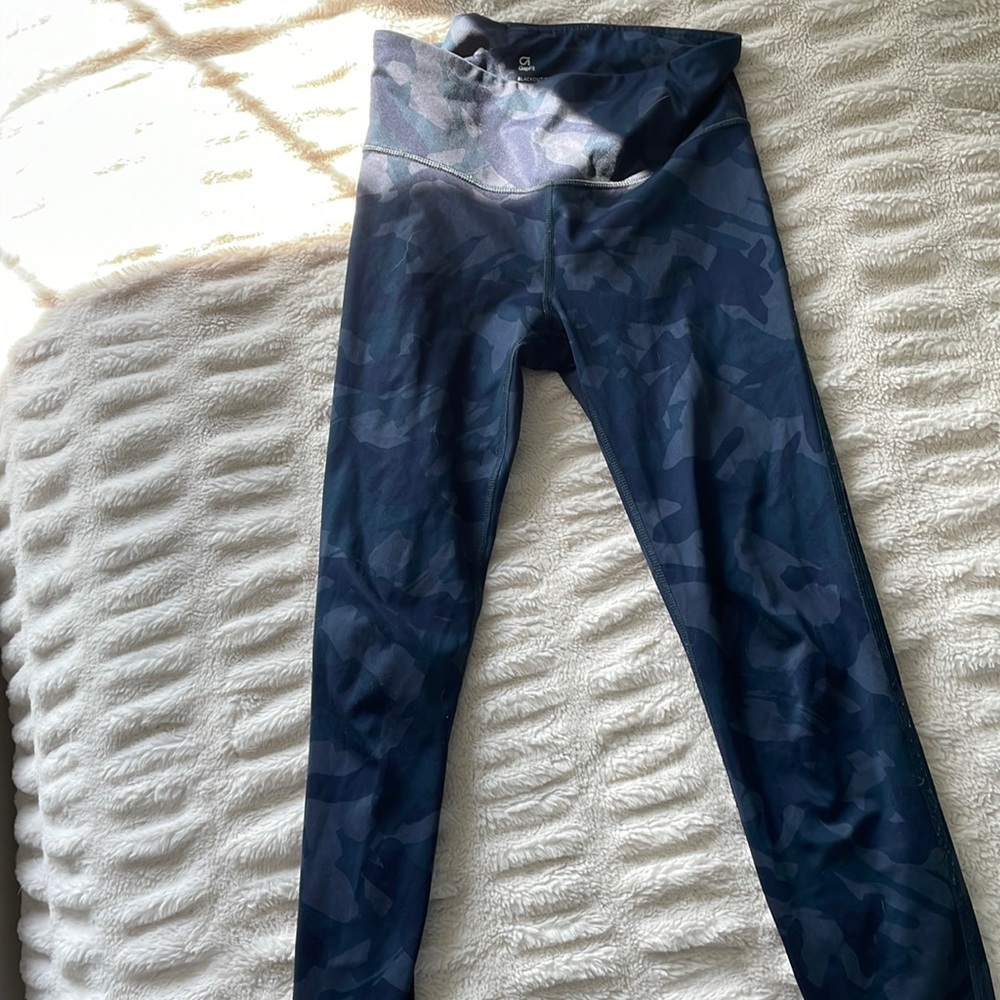 GAP blue camo leggings